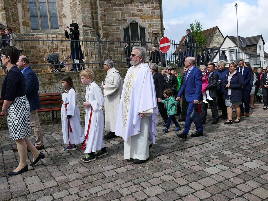 Feier der 1. Heiligen Kommunion in Sankt Crescentius (Foto: Karl-Franz Thiede)